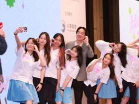 這代真正想被聽見的是？台東女高中生凌晨6點出發北上，只為和賴清德對談、她問總統夢想反被問「妳呢」